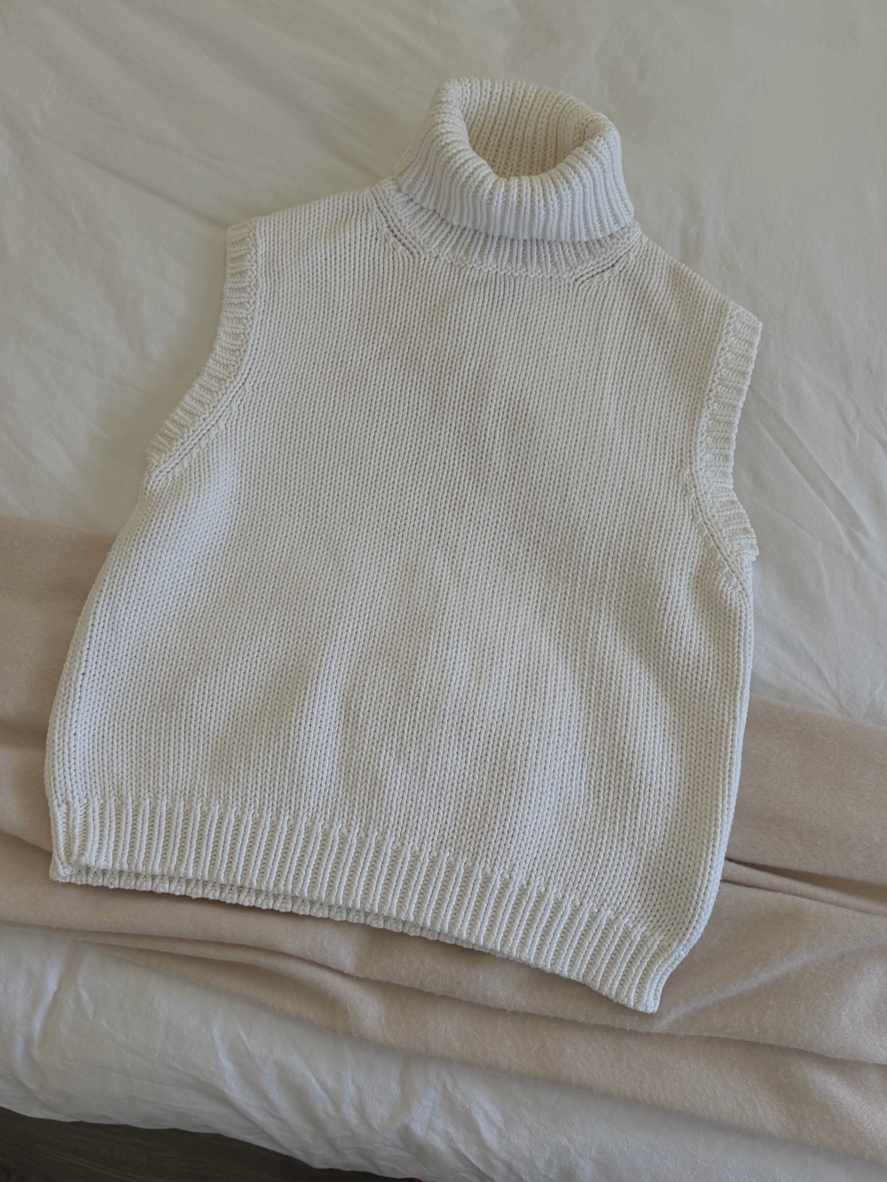 Lauren Ralph Lauren Cream Sleeveless Turtleneck Sweater